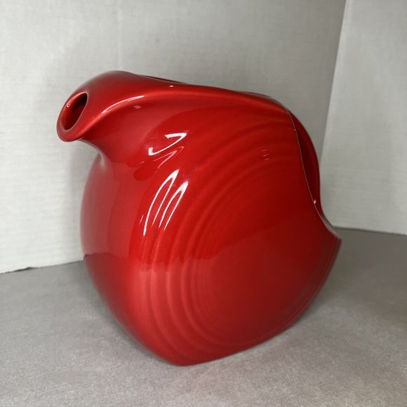 Fiesta Ware Scarlet Red Large 7.5" Disc Pitcher 67oz Homer Laughlin Made In USA - Picture 2 of 9